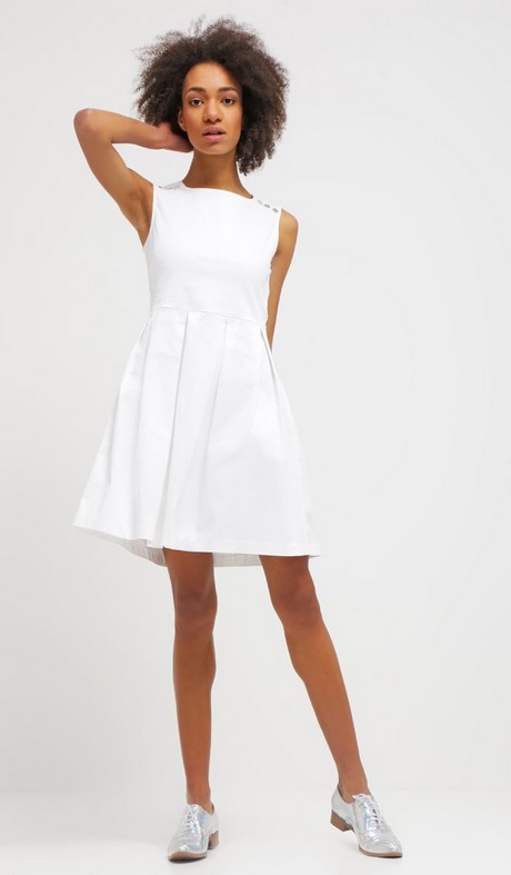 vestito-bianco-corto-estivo-57 Vestito bianco corto estivo