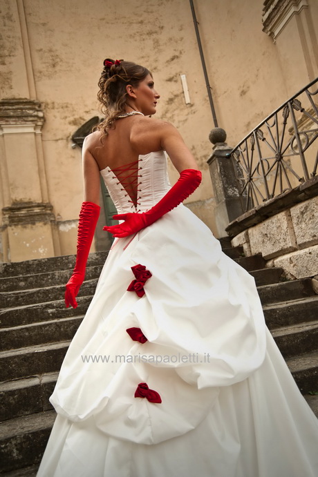 vestiti-da-sposa-rosso-37_5 Vestiti da sposa rosso