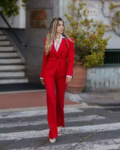 tailleur-rosso-64_15-8 Tailleur rosso